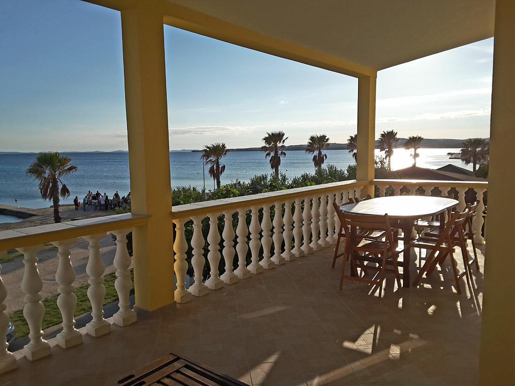 Deby Beach House Вир Экстерьер фото